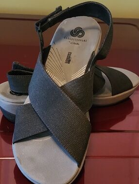 Cloudsteppers by Clarks Sandals Size 6 / Blk
